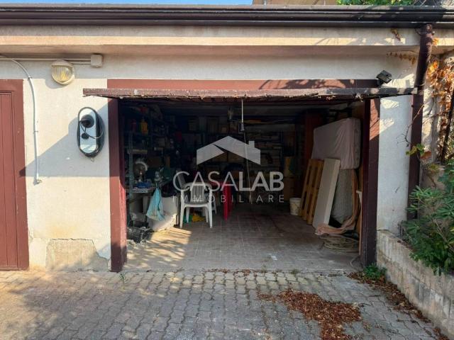 Box / Garage in vendita a Carini PA