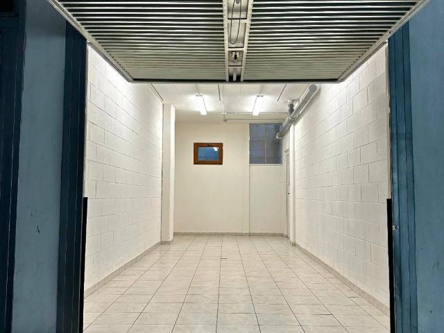 Box / Garage in vendita a Caronno Pertusella VA