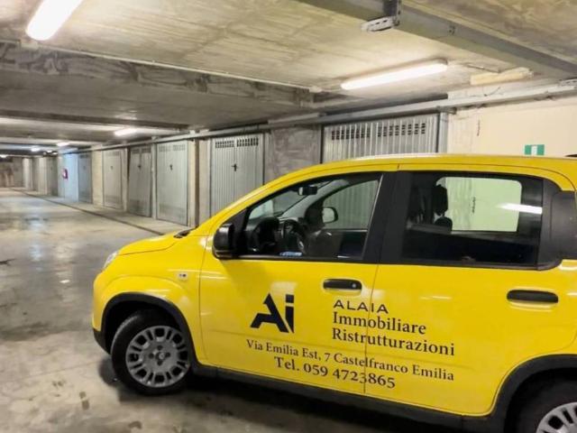Box / Garage in vendita a Castelfranco Emilia MO