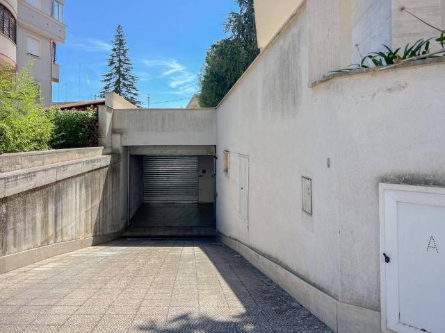Box / Garage in vendita a Castellana Grotte BA