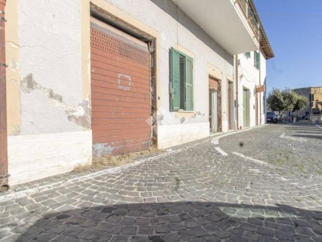 Box / Garage in vendita a Castelnuovo di Porto RM