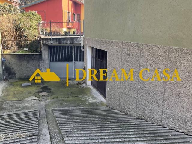 Box / Garage in vendita a Cassina de' Pecchi MI