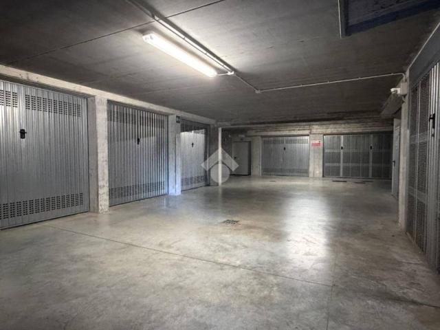 Box / Garage in vendita a Cavriago RE