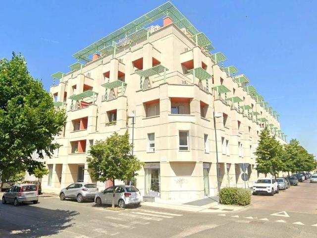 Box / Garage in vendita a Cecina LI