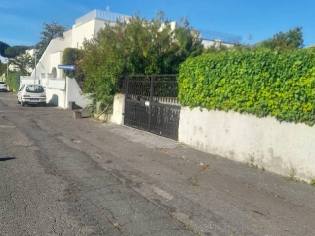 Box / Garage in vendita a Cerveteri RM