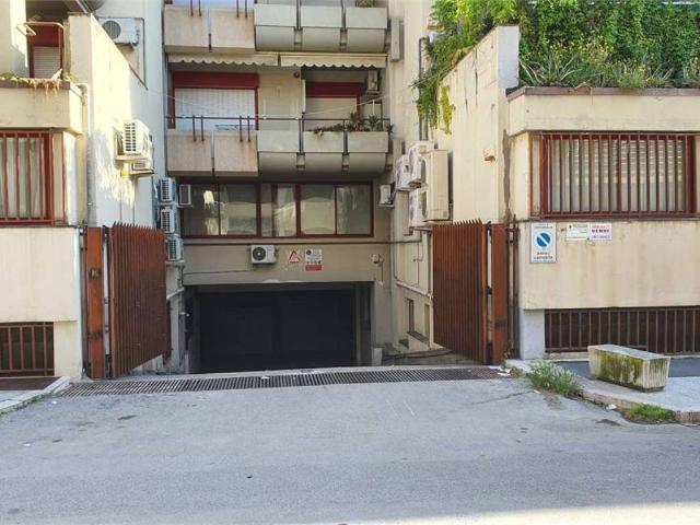 Box / Garage in vendita a Cerignola FG