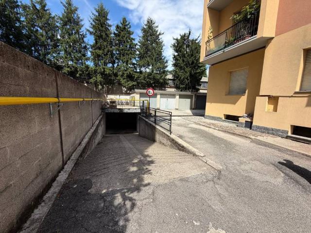 Box / Garage in vendita a Cesano Maderno MB