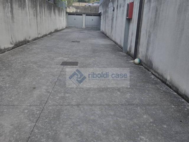 Box / Garage in vendita a Cesano Maderno MB