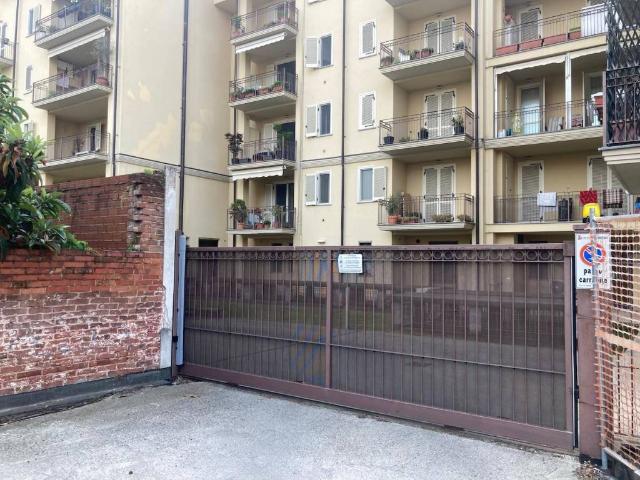 Box / Garage in vendita a Chieri TO