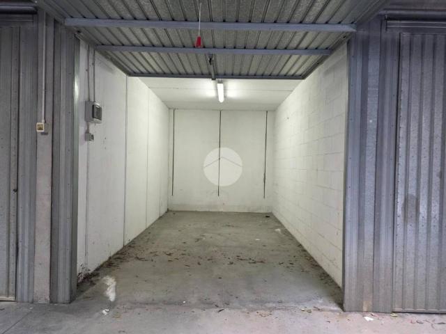 Box / Garage in vendita a Chieri TO