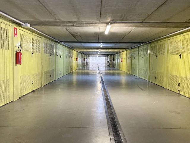 Box / Garage in vendita a Cinisello Balsamo MI
