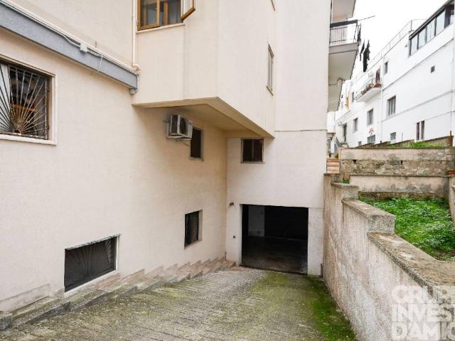 Box / Garage in vendita a Cisternino BR
