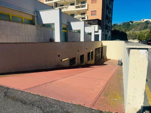 Box / Garage in vendita a Civitavecchia RM