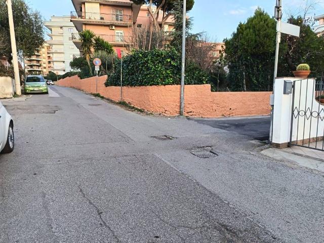Box / Garage in vendita a Civitavecchia RM