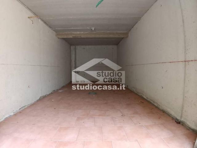 Box / Garage in vendita a Comazzo LO