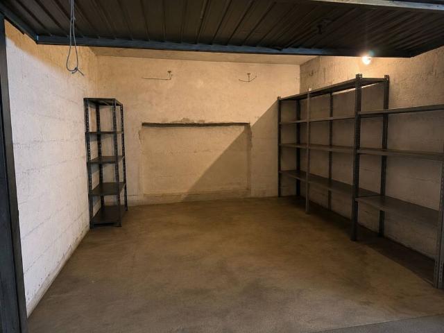 Box / Garage in vendita a Como CO