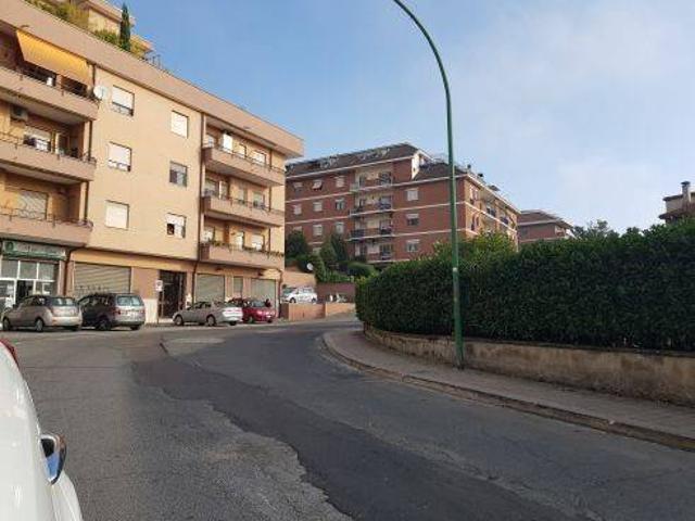 Box / Garage in vendita a Colleferro RM
