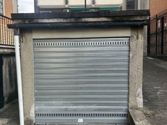 Box / Garage in vendita a Corsico MI