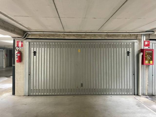 Box / Garage in vendita a Corsico MI