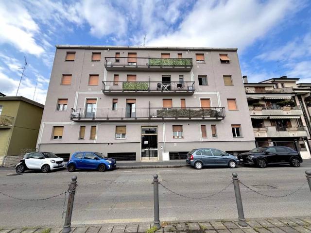 Box / Garage in vendita a Corsico MI