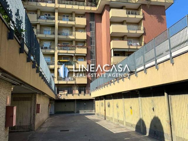 Box / Garage in vendita a Corsico MI