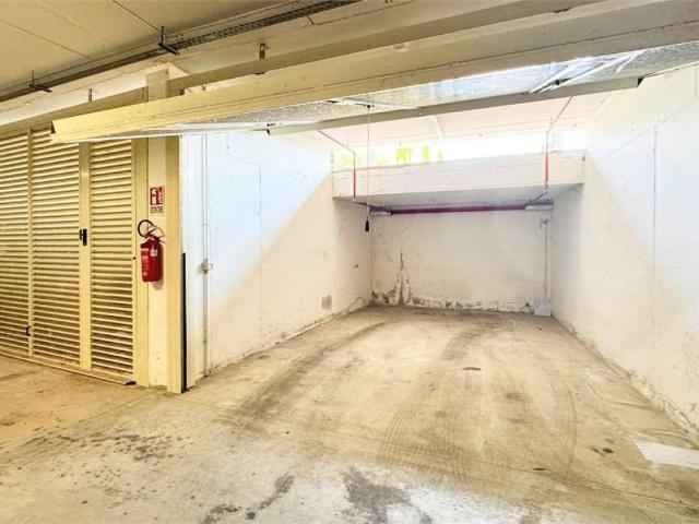 Box / Garage in vendita a Costa Volpino BG