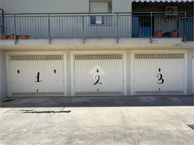 Box / Garage in vendita a Costa Volpino BG