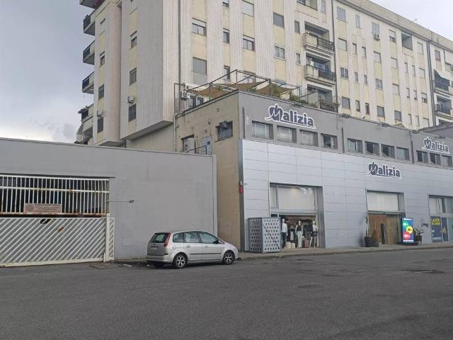 Box / Garage in vendita a Cosenza CS