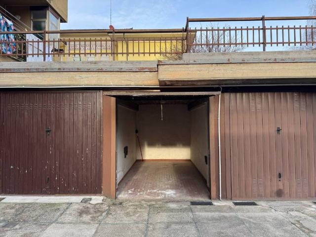 Box / Garage in vendita a Cuneo CN
