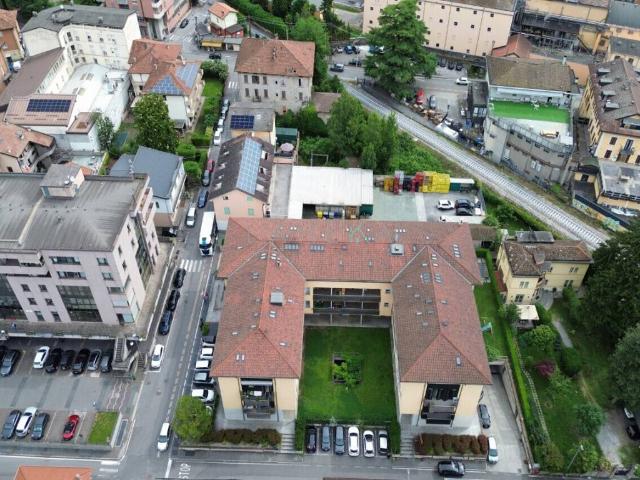 Box / Garage in vendita a Darfo Boario Terme BS