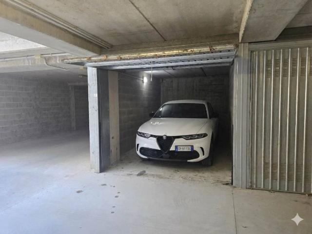 Box / Garage in vendita a Desenzano del Garda BS