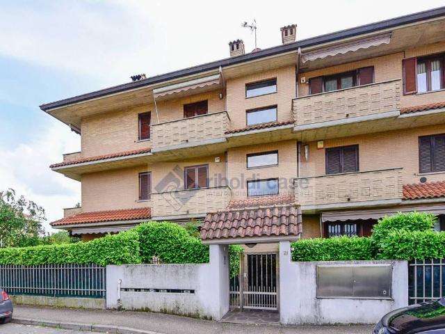 Box / Garage in vendita a Desio MB
