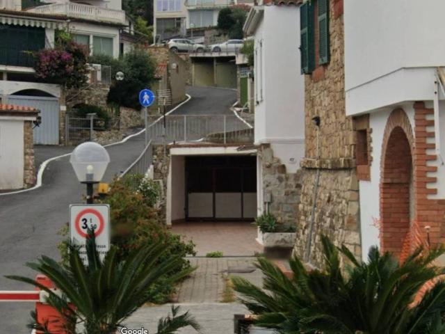 Box / Garage in vendita a Diano Marina IM