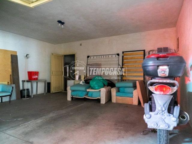 Box / Garage in vendita a Fano PU