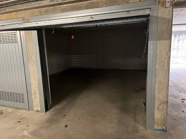 Box / Garage in vendita a Ferno VA
