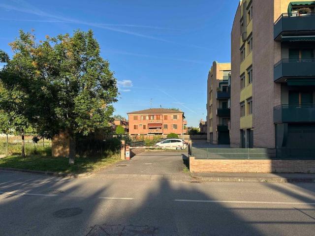Box / Garage in vendita a Ferrara FE