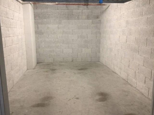 Box / Garage in vendita a Fiumicino RM