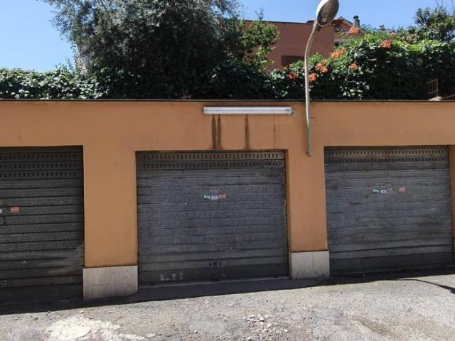 Box / Garage in vendita a Fonte Nuova RM
