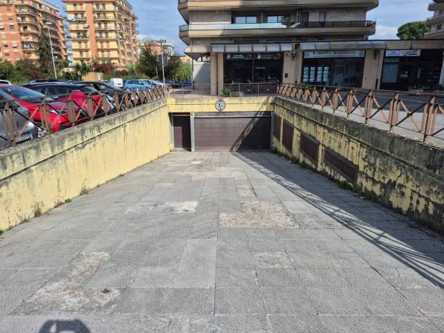 Box / Garage in vendita a Frosinone FR