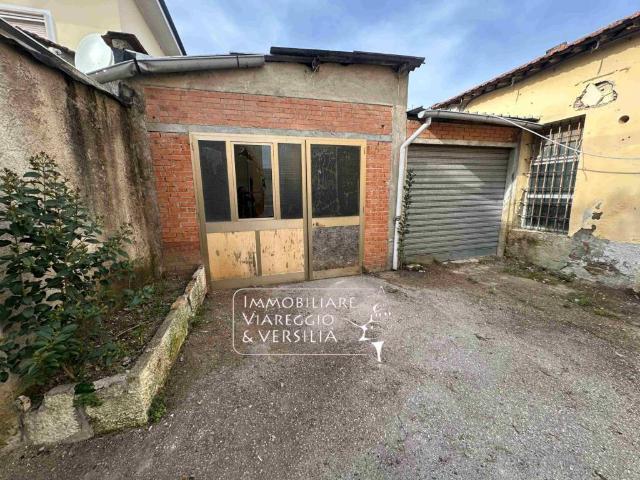 Box / Garage in vendita a Fucecchio FI