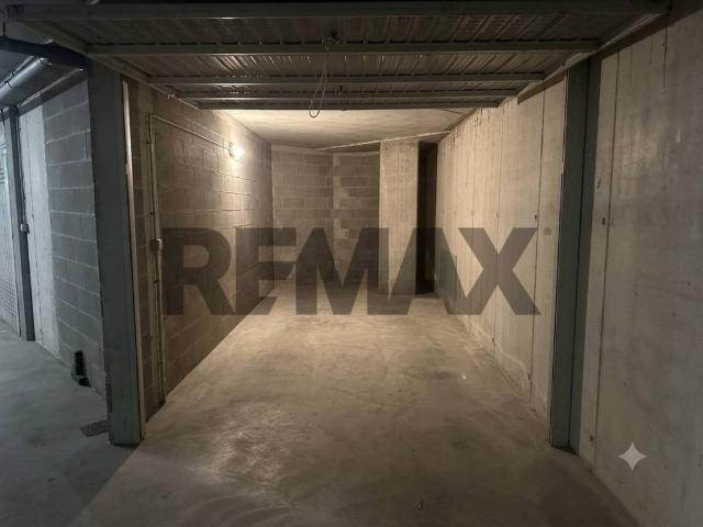 Box / Garage in vendita a Gallarate VA