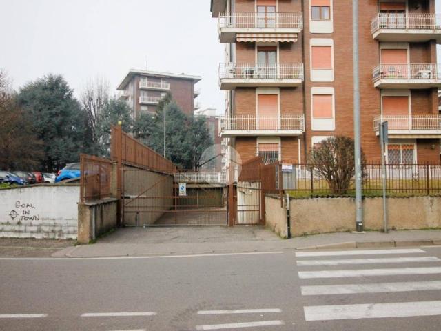 Box / Garage in vendita a Garbagnate Milanese MI