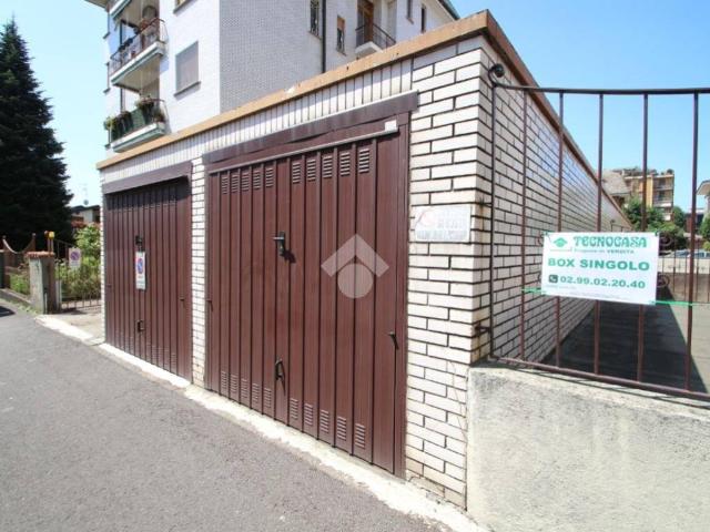 Box / Garage in vendita a Garbagnate Milanese MI