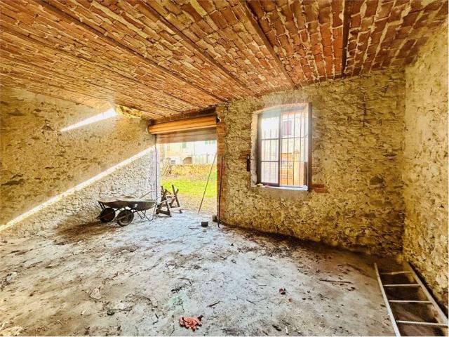 Box / Garage in vendita a Garessio CN