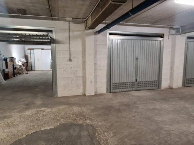 Box / Garage in vendita a Genzano di Roma RM