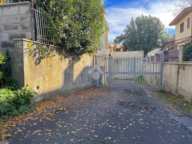 Box / Garage in vendita a Genzano di Roma RM