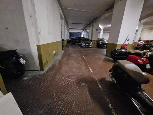 Box / Garage in vendita a Genova GE