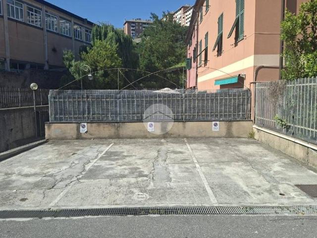 Box / Garage in vendita a Genova GE