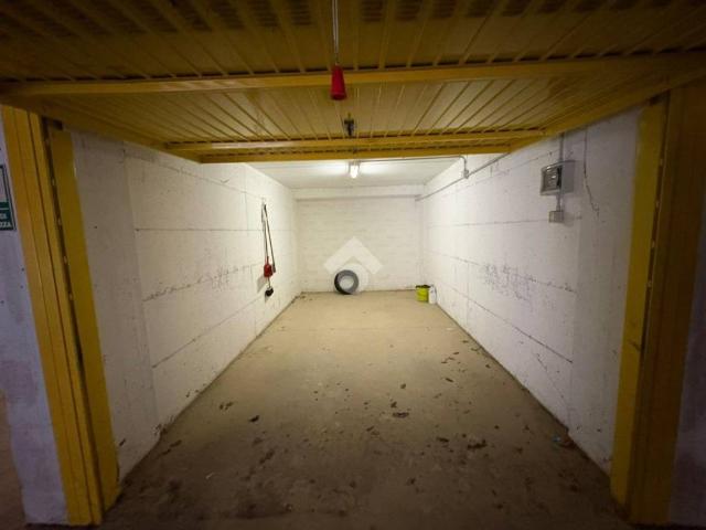 Box / Garage in vendita a Genova GE