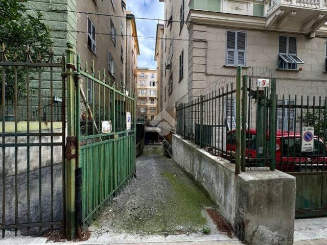 Box / Garage in vendita a Genova GE